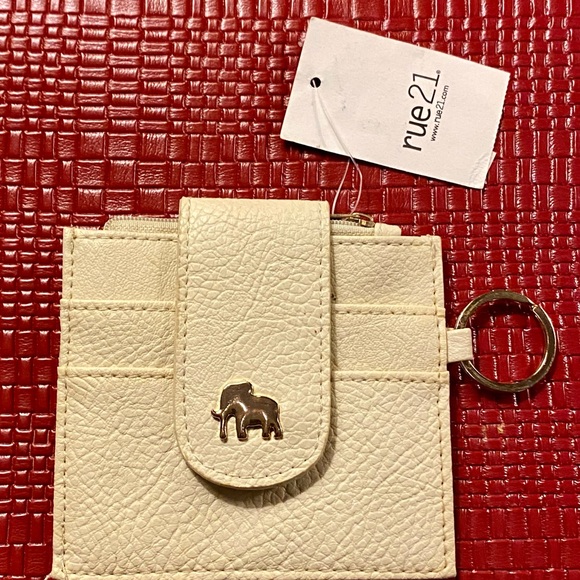 NWT RUE 21 ELEPHANT 🐘 KEYCHAIN CARD WALLET - Picture 1 of 9